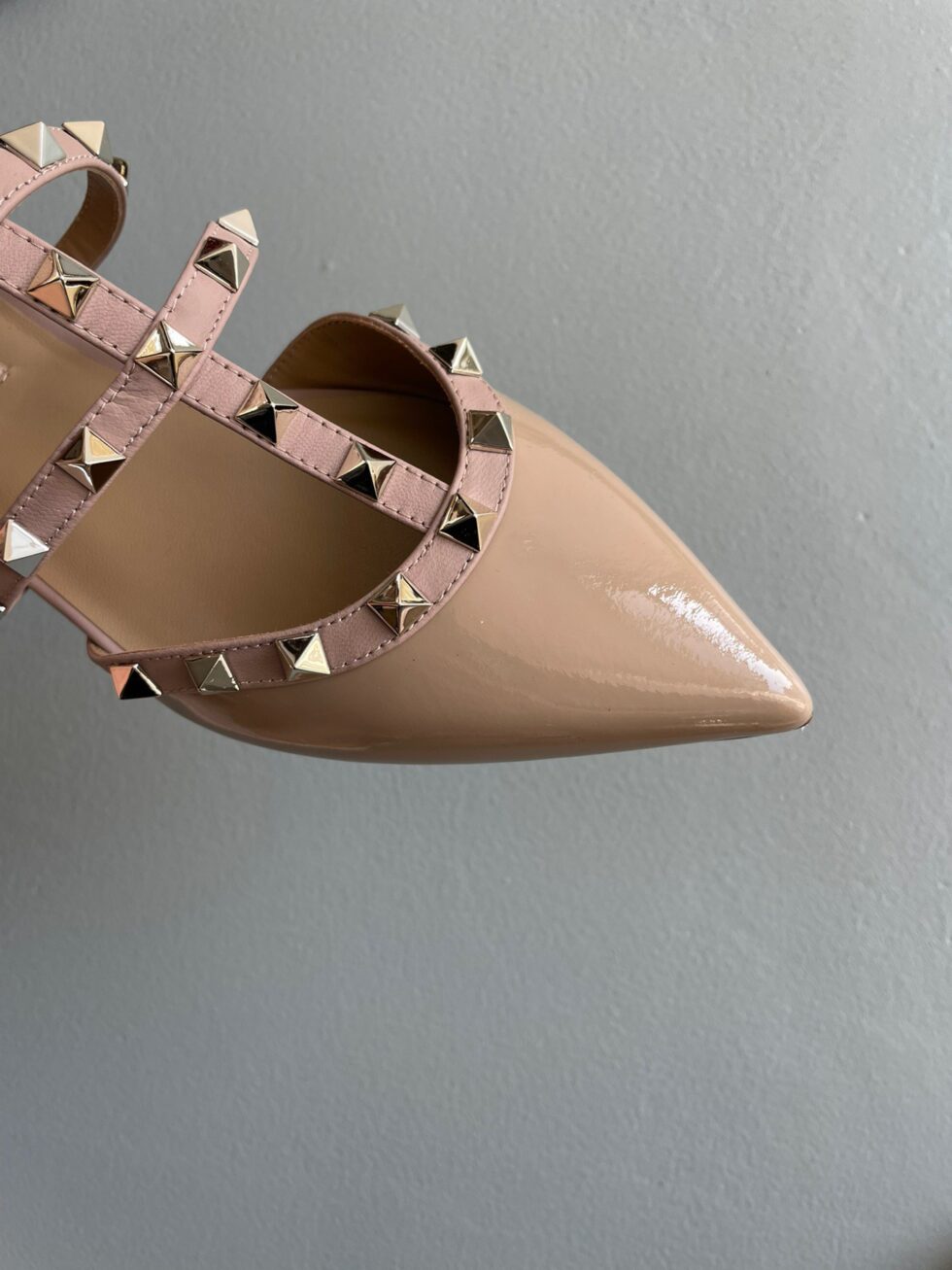 Replica Valentino Rockstud Flat Mules In Poudre Patent Leather 106