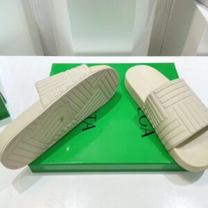 Replica Bottega Veneta Slider Sildes In White Rubber 2