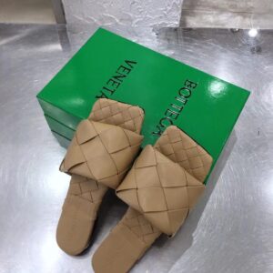 Replica Bottega Veneta Lido Slides In Beige Intreccio Lambskin 2