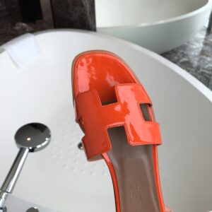 Replica Hermes Oran Slide Sandals In Orange Patent Calfskin 2