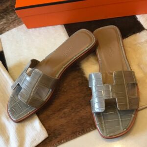 Replica Hermes Oran Slide Sandals In Grey Shiny Niloticus Crocodile Skin 2