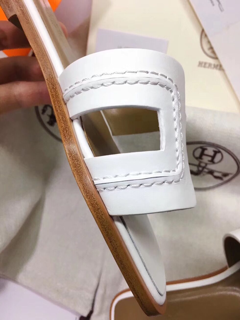 Replica Hermes Oran Slide Sandals In White Leather With Stitched 107