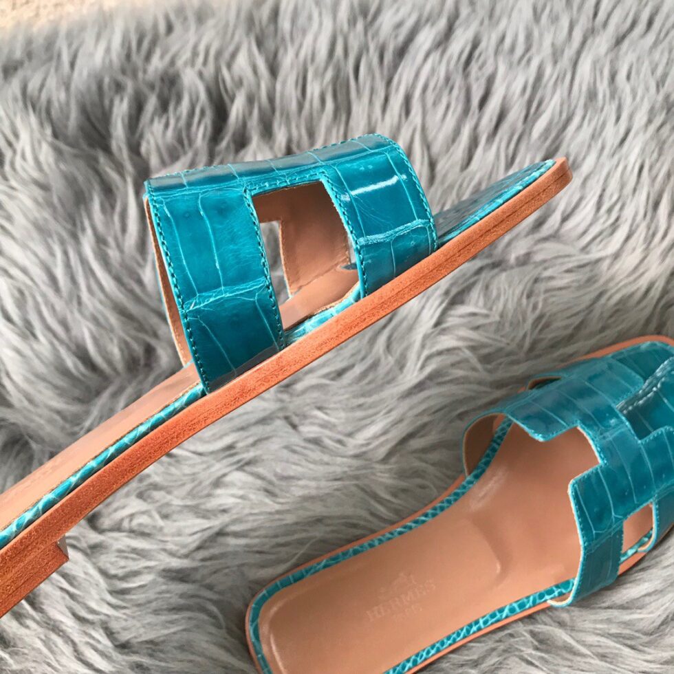 Replica Hermes Oran Slide Sandals In Blue Paon Shiny Niloticus Crocodile Skin 107