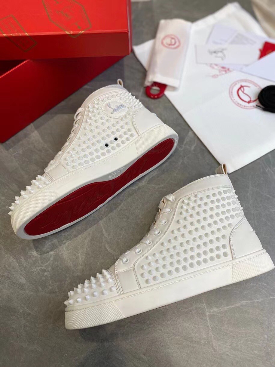 Replica Christian Louboutin Men’s Louis Spikes Flat Sneakers In White Leather 106