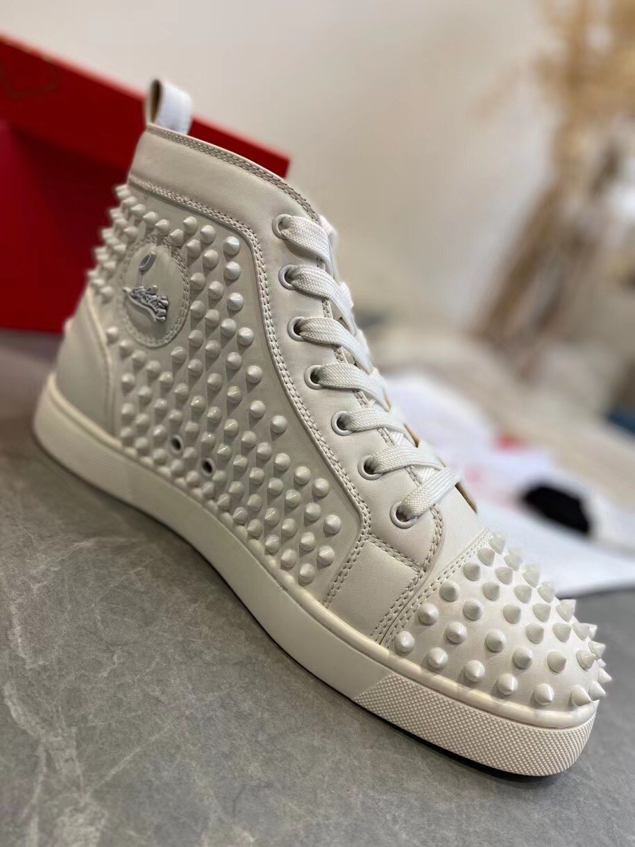 Replica Christian Louboutin Men’s Louis Spikes Flat Sneakers In White Leather 111