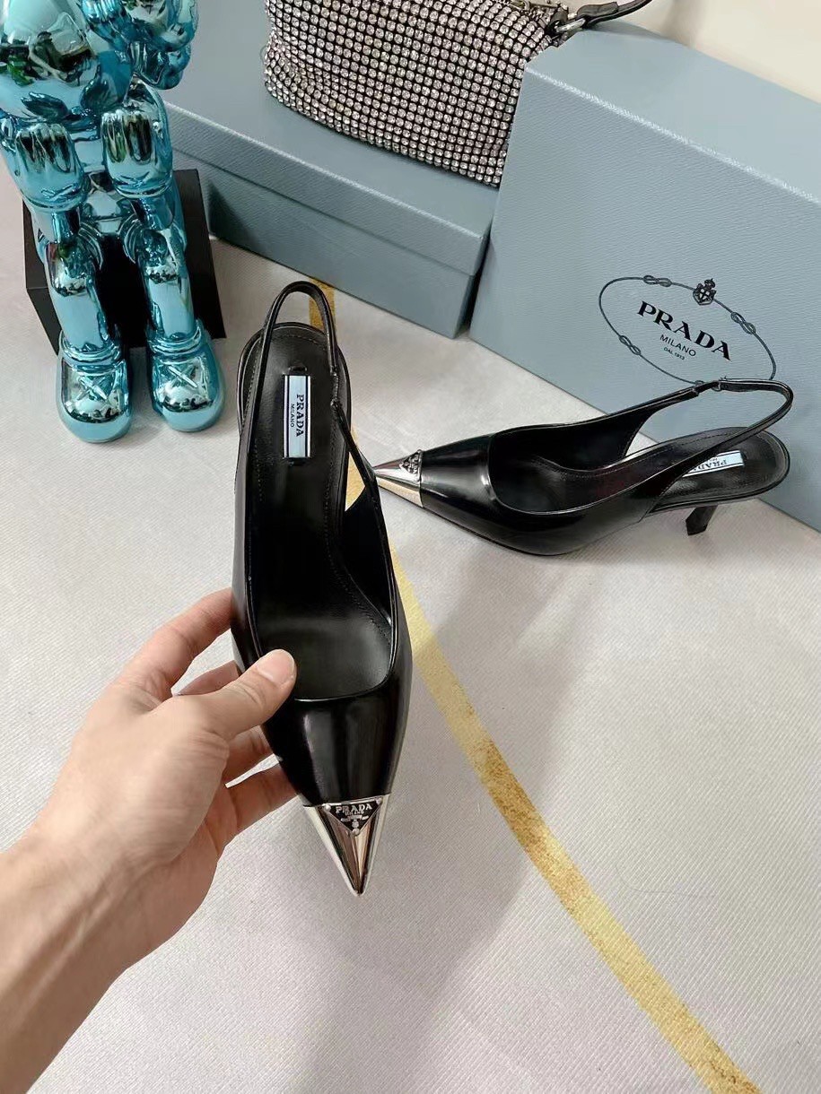 Replica Prada Slingback Pumps 75MM In Black Brushed Leather 105