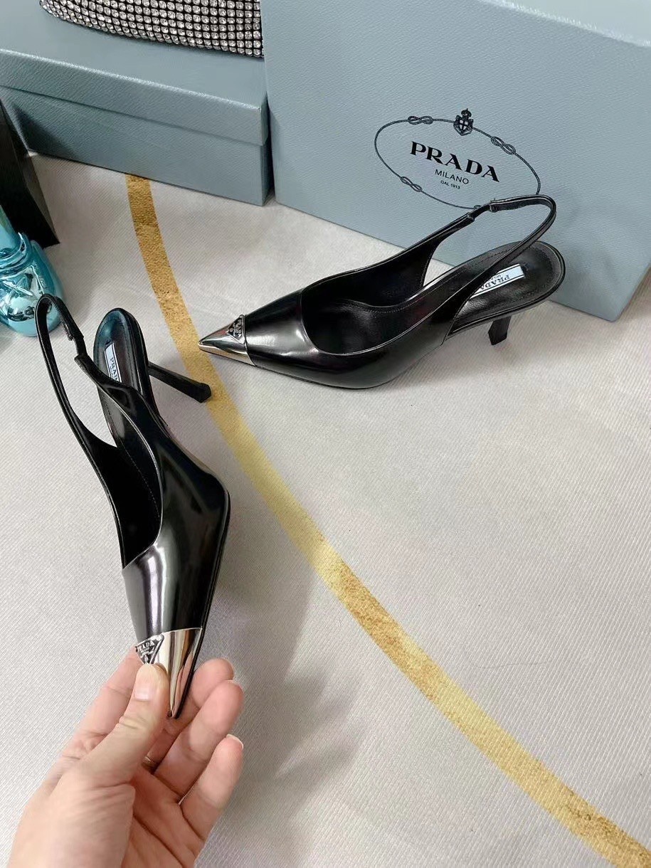 Replica Prada Slingback Pumps 75MM In Black Brushed Leather 108