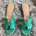 Replica Hermes Oasis Slide Sandals 50mm In Bamboo Niloticus Crocodile Shiny Skin