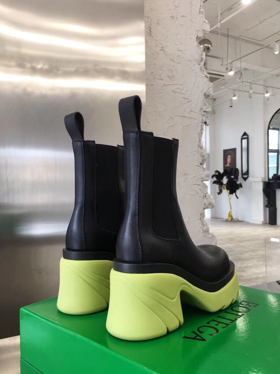 Replica Bottega Veneta Flash Chelsea Boots with Yellow Outsole 107