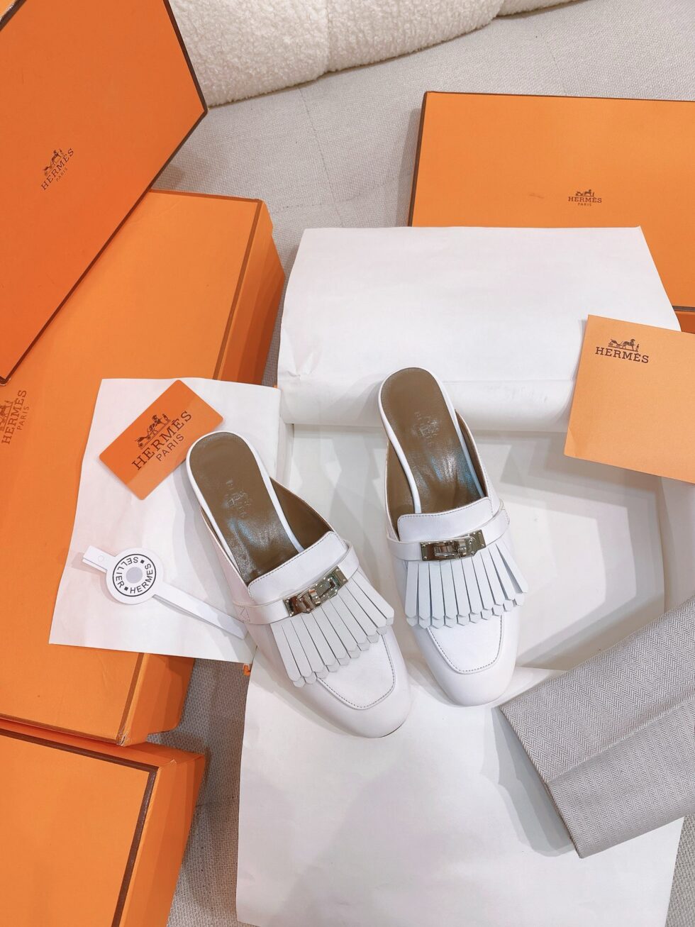 Replica Hermes Women’s Oz Mules with Fringed in White Leather 109