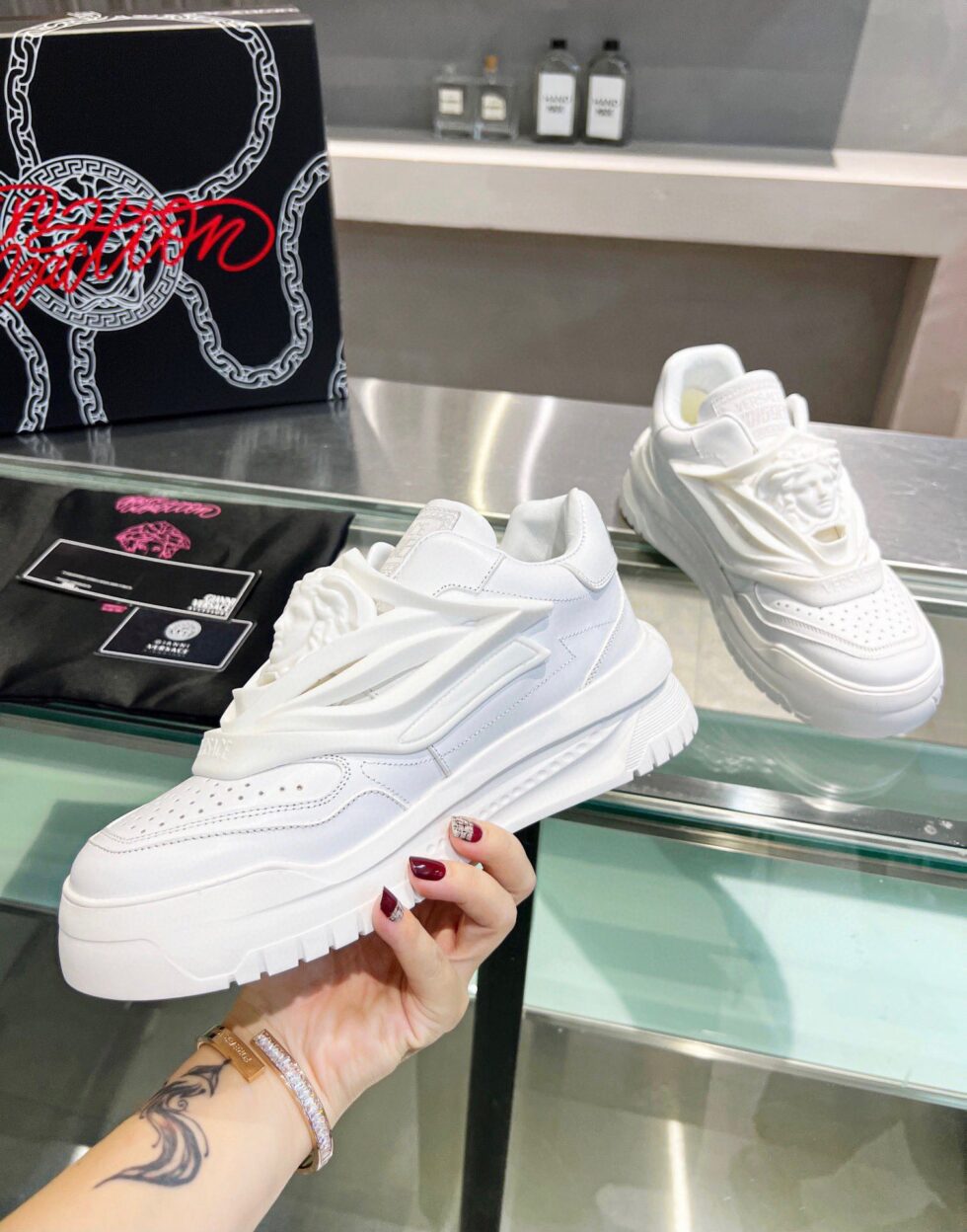 Replica Versace Women’s Odissea Sneakers In White Leather 111