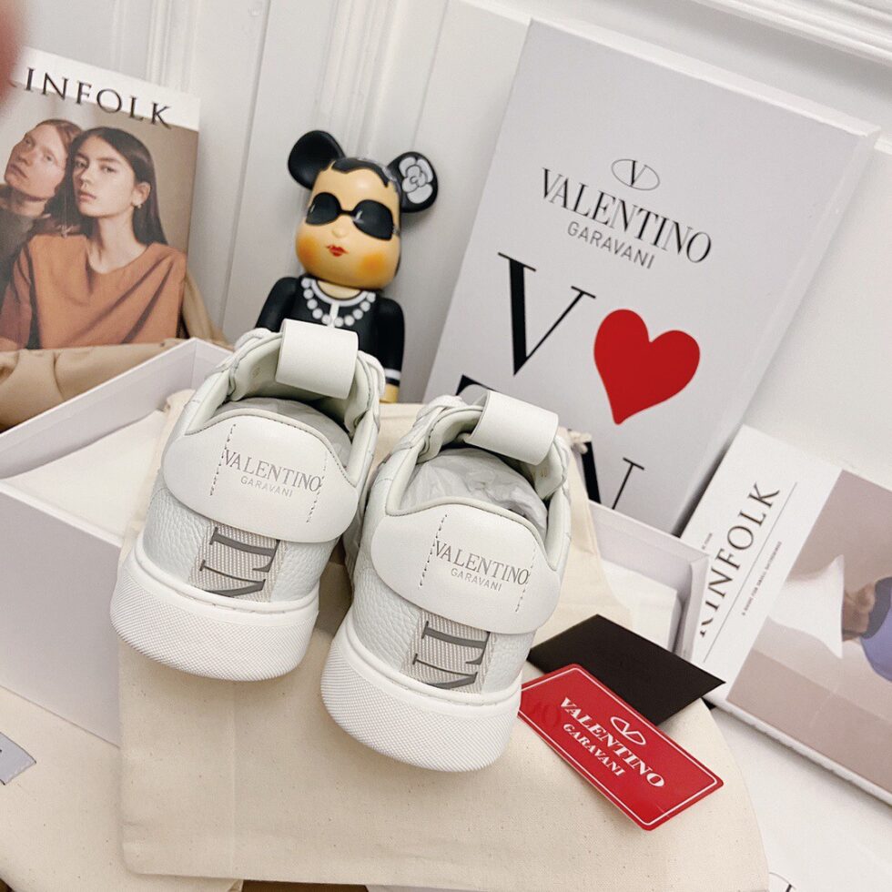 Replica Valentino Women’s VL7N Sneakers with Grey VLTN Logo 106