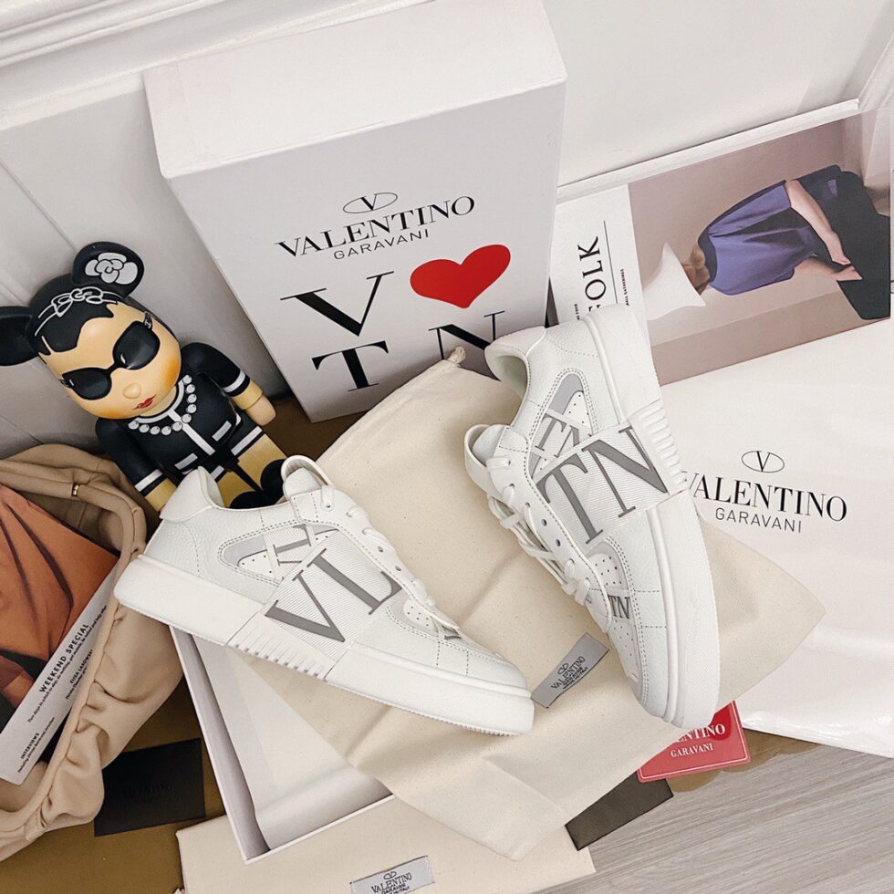 Replica Valentino Women’s VL7N Sneakers with Grey VLTN Logo 108