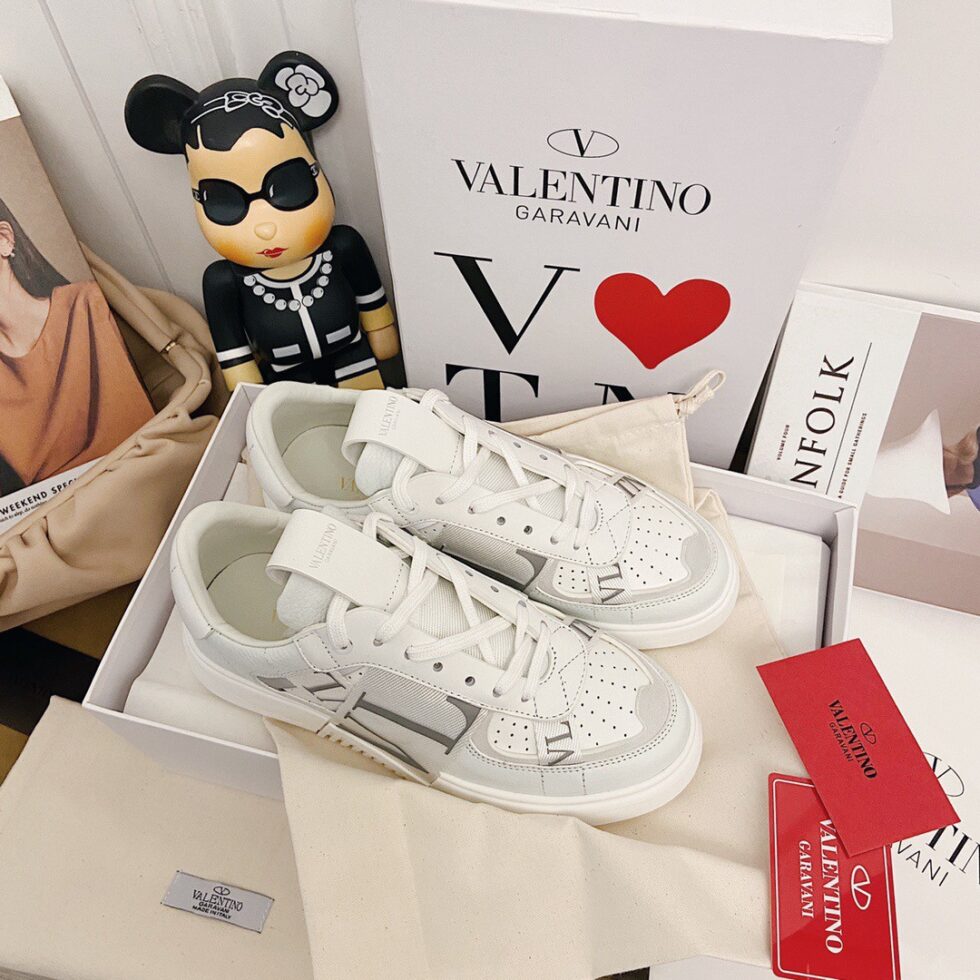 Replica Valentino Women’s VL7N Sneakers with Grey VLTN Logo 109