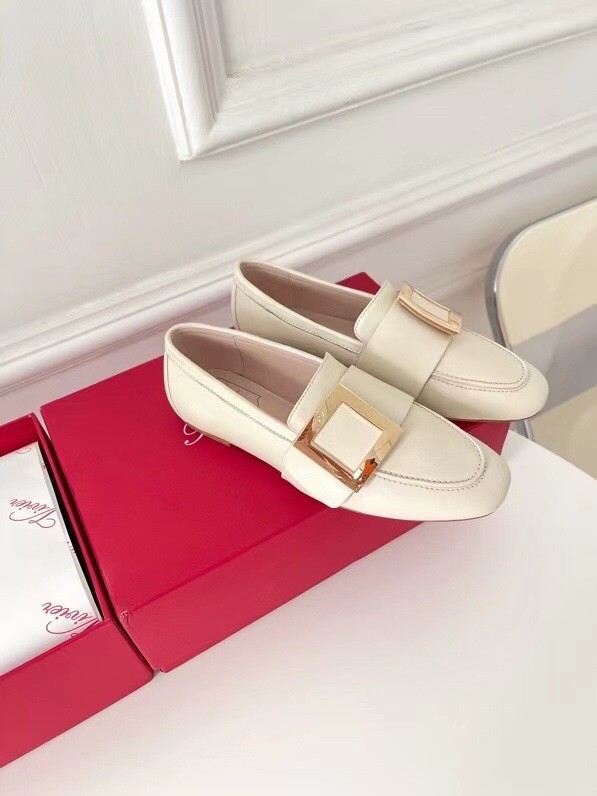 Replica Roger Vivier Soft Metal Buckle Loafers in White Leather 105