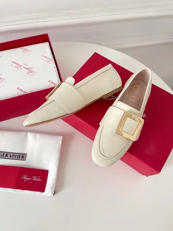 Replica Roger Vivier Soft Metal Buckle Loafers in White Leather 106